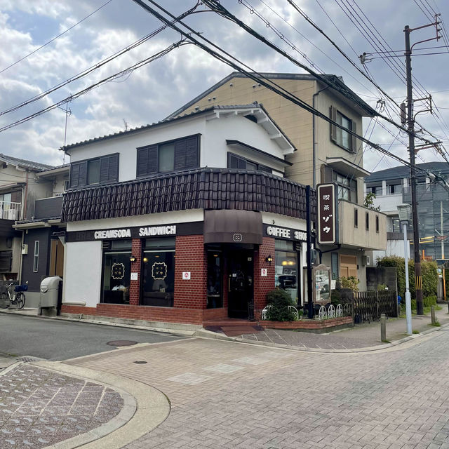 【京都カフェ】 可愛らしいぞうさんクッキーが魅力のクリームソーダ