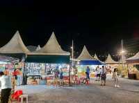 ตลาดยามค่ำริมหาดอ่าวนาง