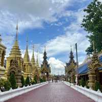 วัดพิพัฒน์มงคล ขอพรโชคลาภ การงาน มั่นคง ยศ ลาภ 