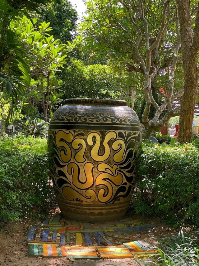 โรงงานเซรามิค สุดอาร์ท ในราชบุรี - เถ้าฮงไถ่