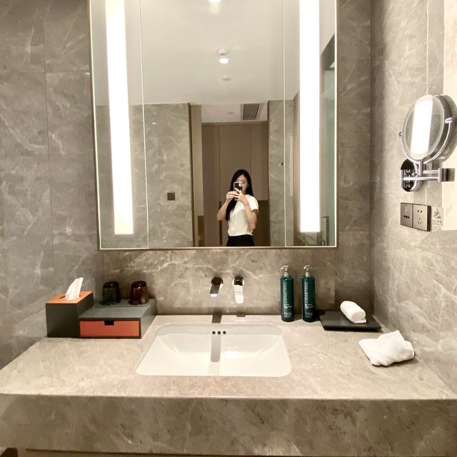 深圳南山希爾頓逸林酒店及公寓