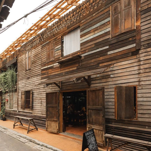 Vanich House ตลาดน้อย