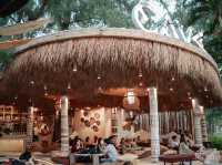 รีวิว Cave Beach Club 