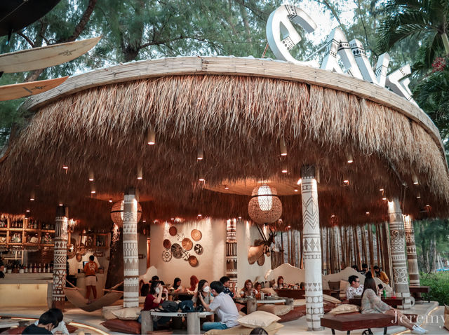 รีวิว Cave Beach Club 