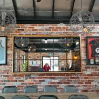 Located ideally between Perth and Mandurah,