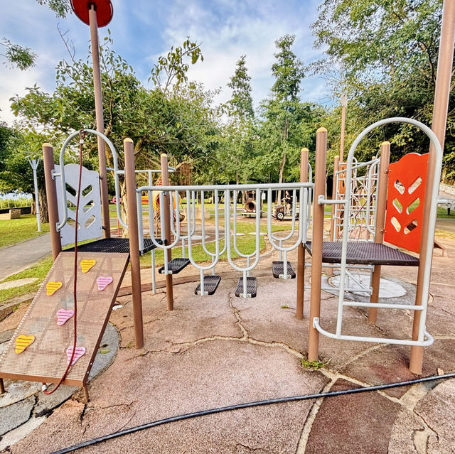 "Review of S2 Hill Park: A Family-Friendly Destination with Scenic Views and Fun Amenities"