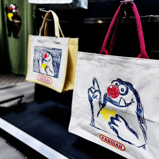"Mamee Jonker House: A Fun-Filled Tour of Snack Production and Souvenirs"