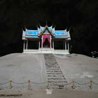 ไปนั่งเรือลงถ้ำกัน !!!