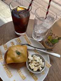 【東京・馬喰横山】アメリカンなポップでカジュアルなおしゃれカフェ☕️🇺🇸