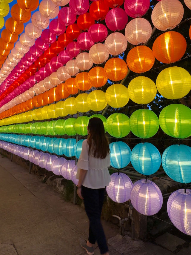 香港打卡｜超美的七彩燈籠隧道🌈
