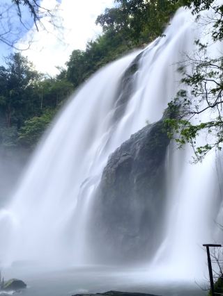 Khlong Lan Waterfall, Kamphaeng Phet