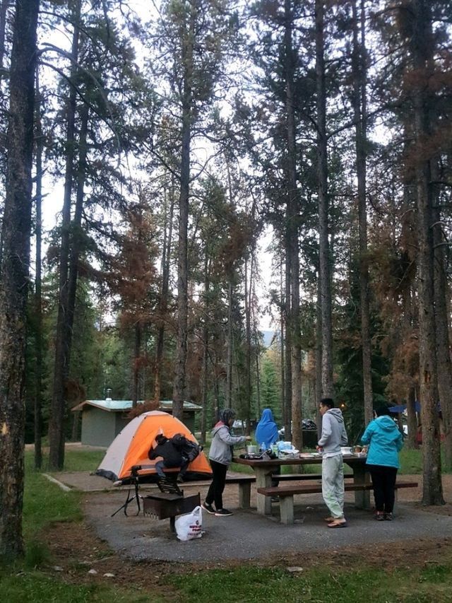 CAMPING ADVENTURE IN BANF, CANADA