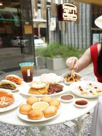 ร้านโมเดิร์นฟาสต์ฟู้ดลับๆในย่านเจริญนคร 