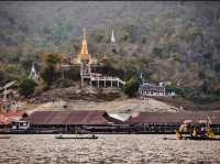 ประเพณีขึ้นไหว้สาสรงน้ำพระบรมธาตุแก่งสร้อย