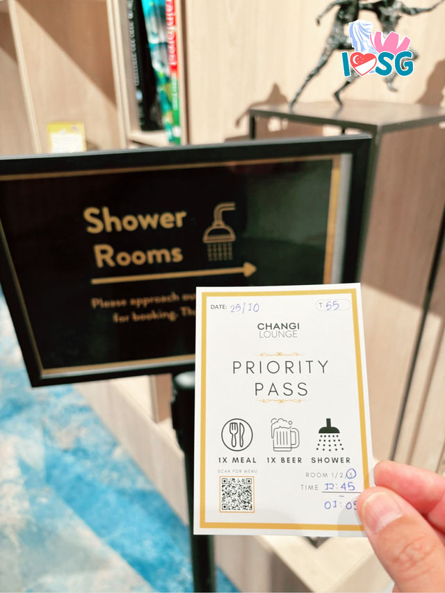 🇸🇬 Berry welcome to Jewel Changi Lounge