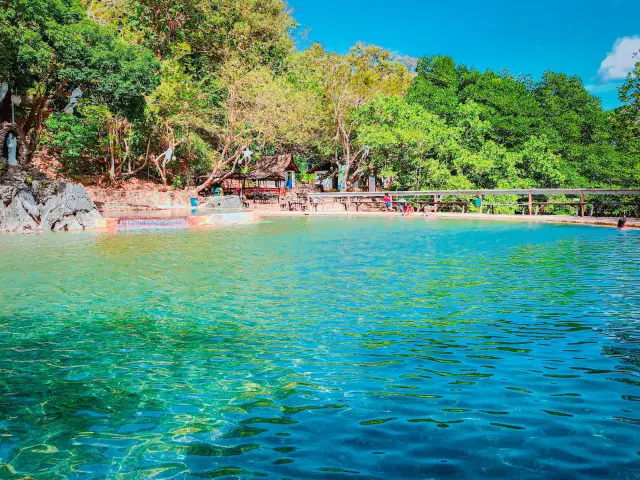 【菲律賓】在科隆島的溫泉中療癒旅途疲憊