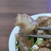 台北信義「林家藥燉原汁牛肉麵」必比登牛肉麵的發源地！