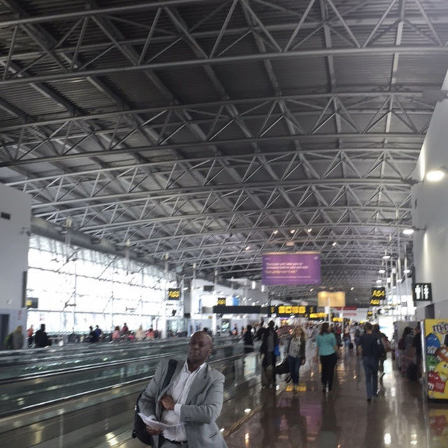 布魯塞爾機場：通往歐洲心臟的門戶 ✈️🌍