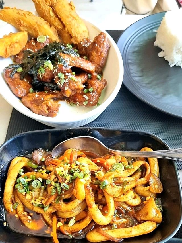 DELICIOUS ASIAN CUISINE AT GREEN RIBBON, MADINAH