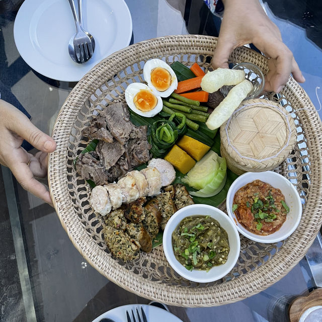 Mira Cuisine ขันโตกฮาลาลในสวน เชียงใหม่