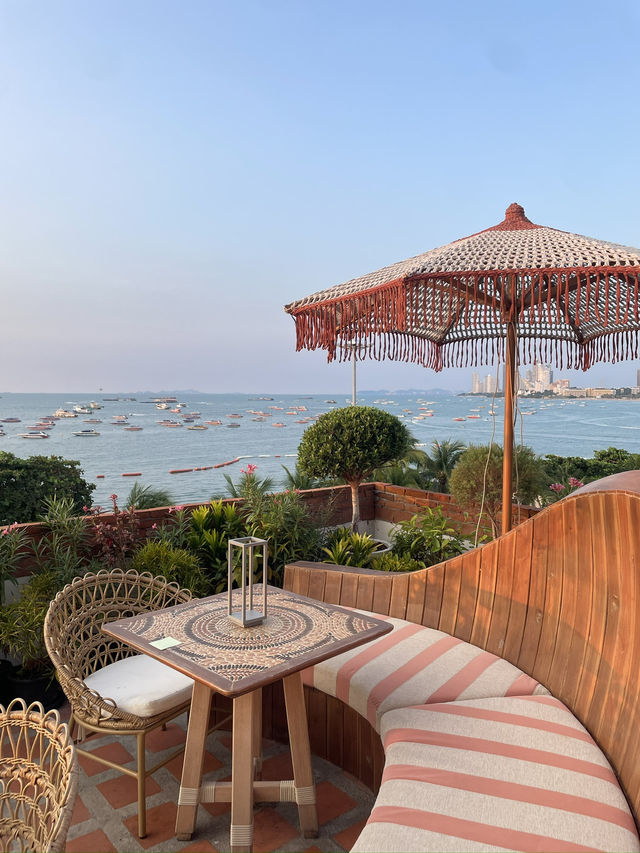 Moon Whale Pattaya Rooftop & Sunset Bar