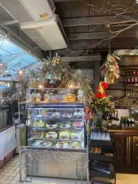 B-Story Cafe คาเฟ่สวยติดรถไฟฟ้า