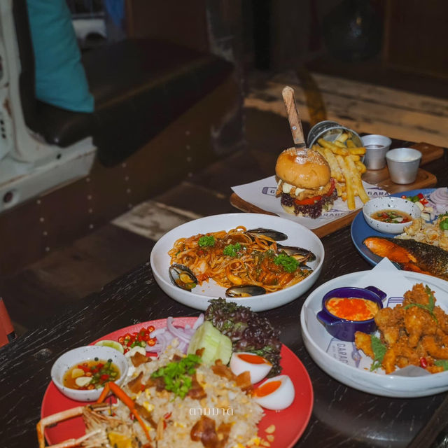 MeStyle Garage Hotel Bangkok 🛢️🪜