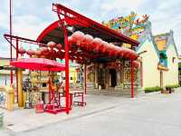 กราบขอพรเจ้าแม่กวนอิมไม้หอม อายุกว่า 200 ปี 