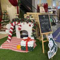 A Bear-y Merry Christmas at Yellow Bear Café
