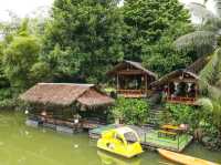 ชายคลองราชา