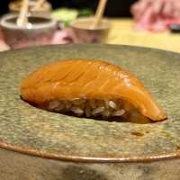 【大阪・中津】良心的な価格で熟成江戸前鮨が味わえる「鮨 あまと」