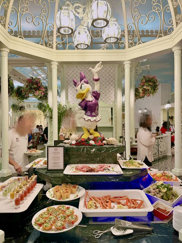 聖誕在香港迪士尼翠樂庭餐廳的自助餐 🎄🍽️