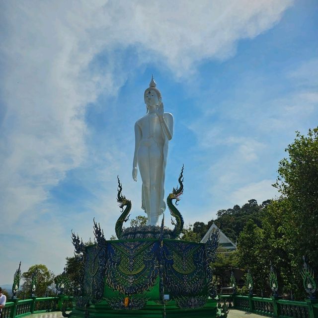 ไหว้พระ ทำบุญ ชมวิวเมืองศรีราชา 360° สวยงามมากๆ