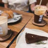ร้านกาแฟลับ Piccolo vicolo cafe’ • ราชเทวี  ☕️