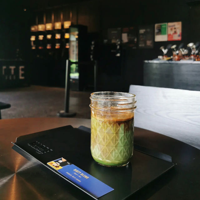 Mitte Coffee Roastery Soi Chaeng Watthana