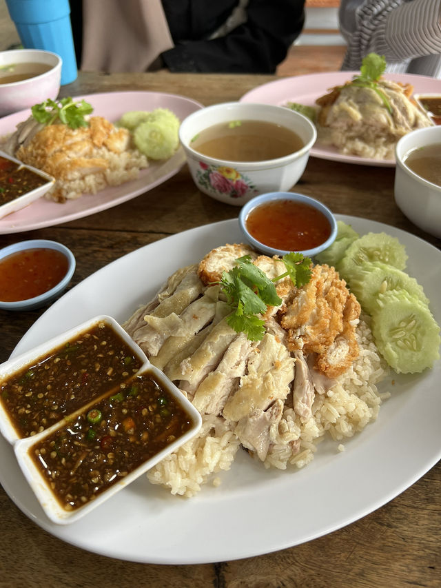 ข้าวมันไก่ฮาลาล เชียงคาน