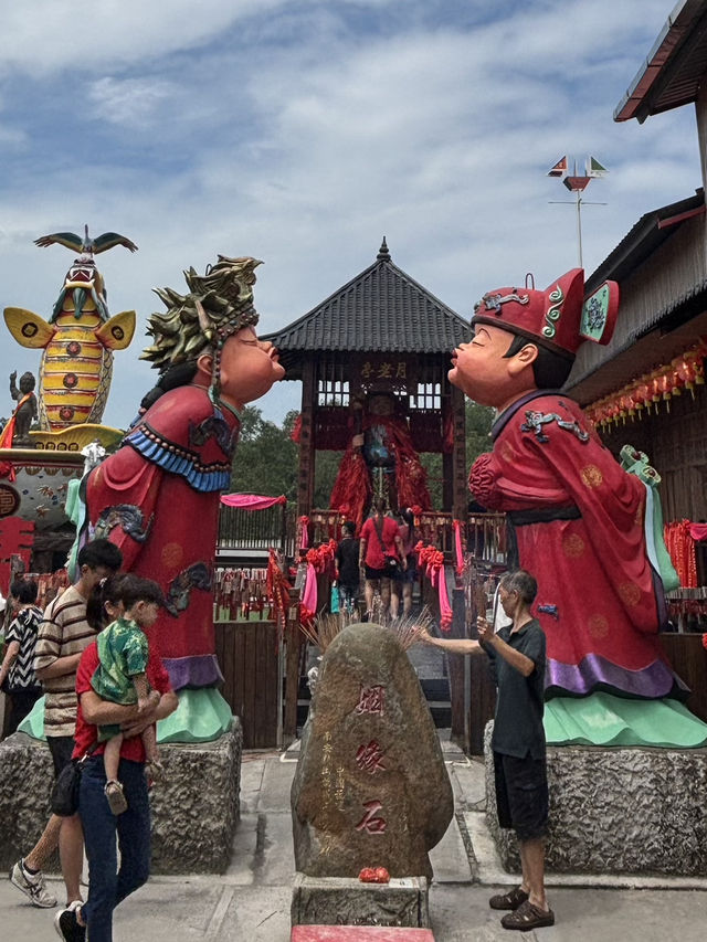 A Serene Escape: Exploring Si Hai Long Wang Temple in Batu Pahat