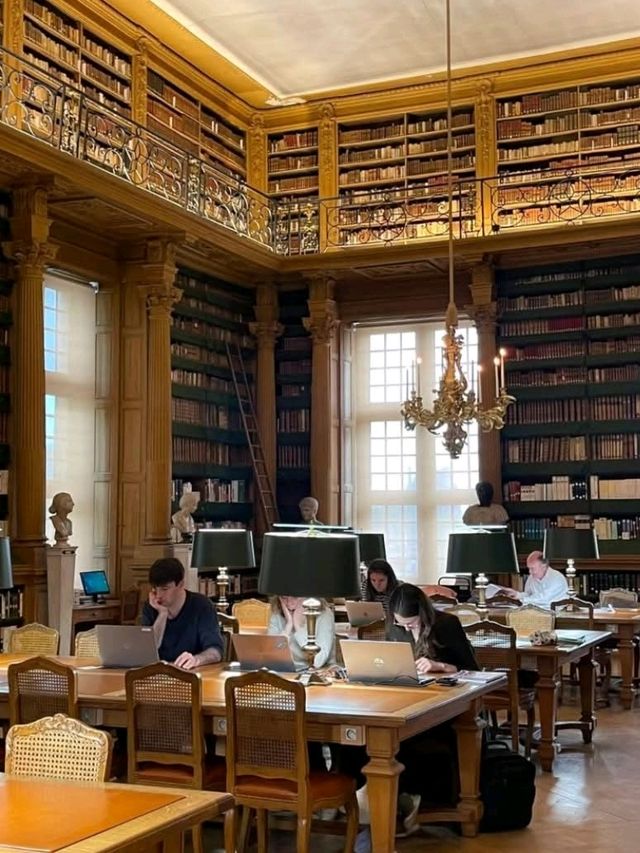 回到17 世紀的巴黎圖書館