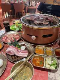誰能把得住這碗特製麻醬烤肉