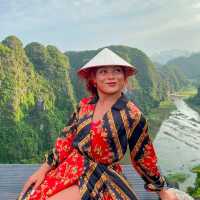 Mua Cave: A Hidden Gem in Ninh Binh!