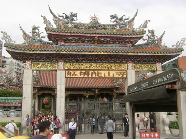 Where History, Faith, and Serenity Converge: Lungshan Temple