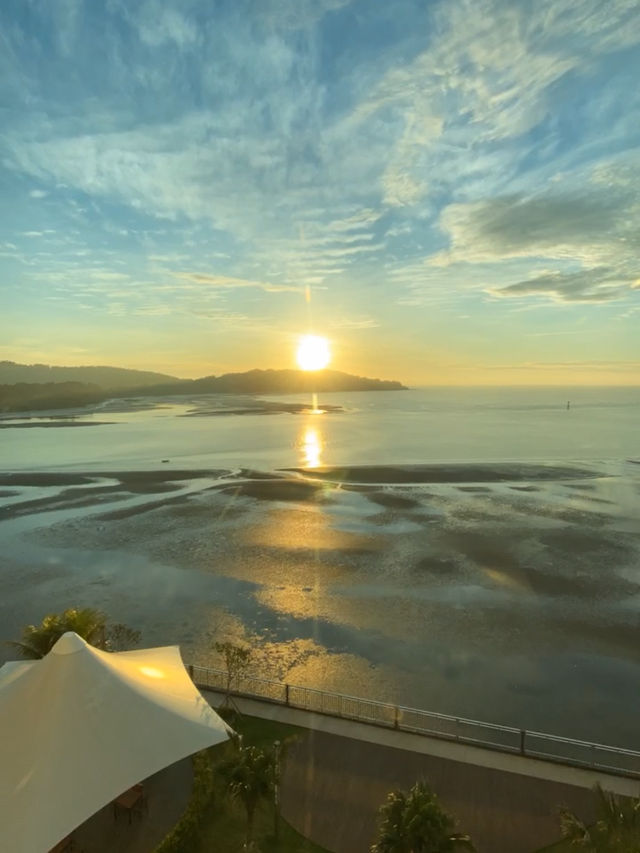 “Mesmerizing Sunrise at Swiss-Belhotel Kuantan”