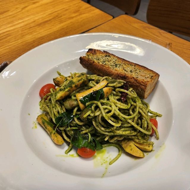We Cafe phuket ผักออแกนิค farm to table