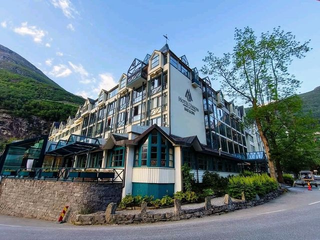 挪威峽灣旁的百年飯店 HOTEL UNION Geiranger