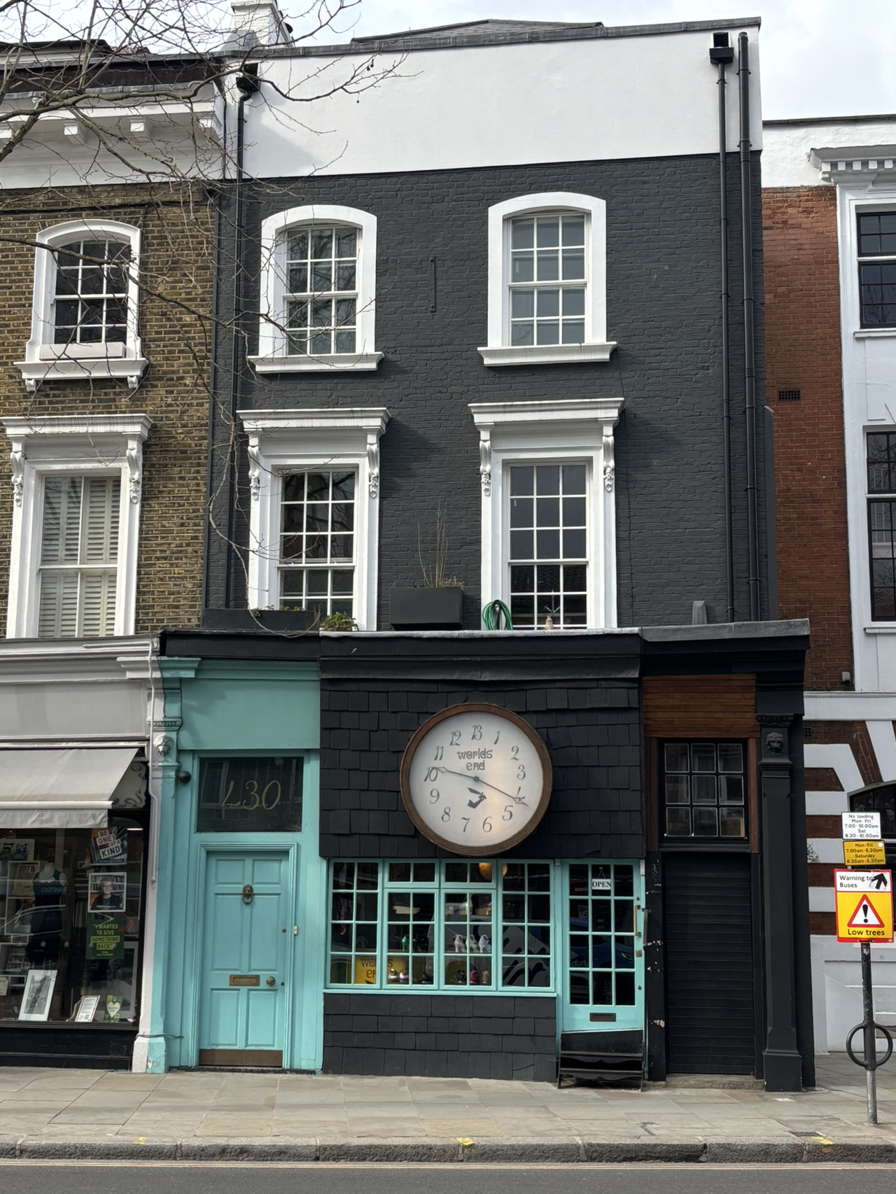 Vivienne Westwood ワールズエンド Worlds end♥ ロンドン | Trip.com