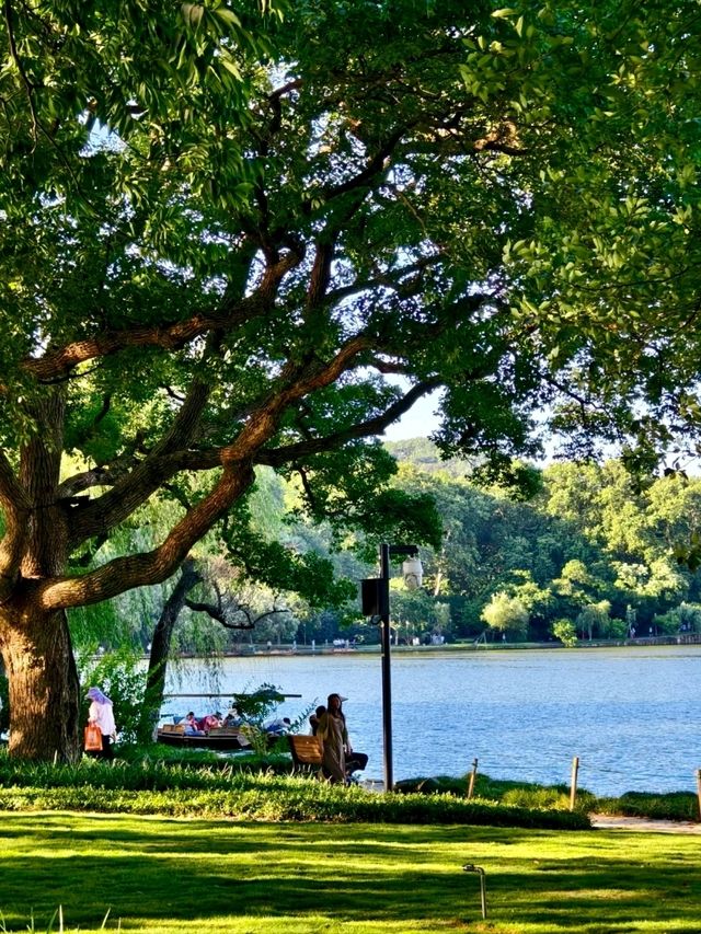 Xiling Bridge: West Lake’s Picture-Perfect Corner