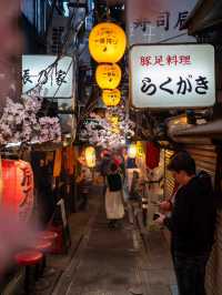 春の思い出横丁 🌸🏮昭和のノスタルジックな雰囲気