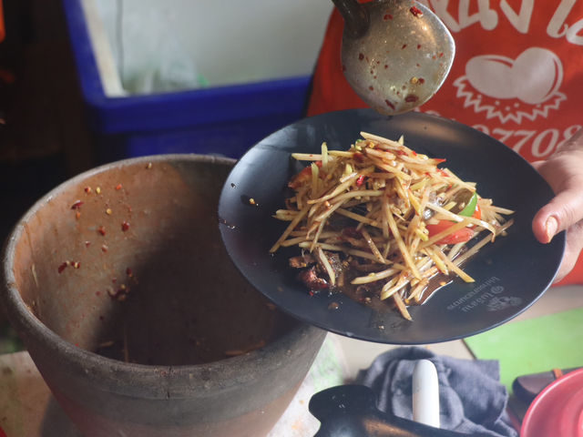 ๑ ในอีสานไก่ย่างเขาสวนกวาง