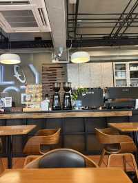 Deploy Space Cafe คาเฟ่ที่ติด BTS รัชโยธิน