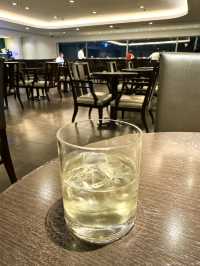 東京　東京観光　JAL 国内線サクララウンジにはシャワーがあった！